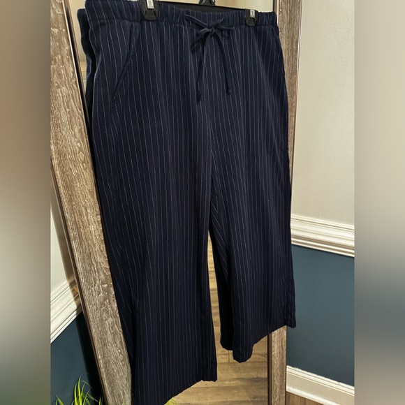 Woman Navy Pinstripe Wide Leg Pull on Pants - Picture 1 of 8